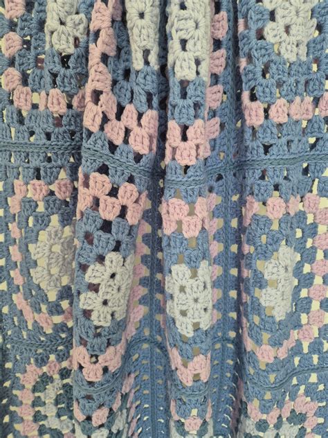 Rankų darbo užuolaidos kūdikiui