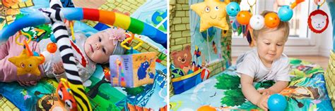 Vaiko žaidimas ant lavinamojo kilimėlio