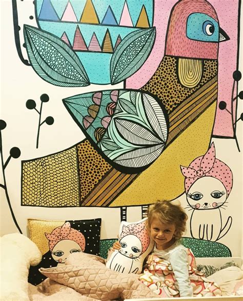 vaikų piešiniai ant sienų