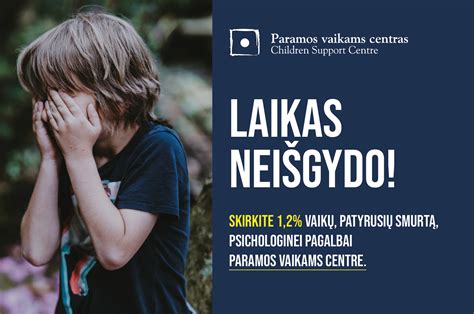 Vaikas droviai stebi kitus vaikus