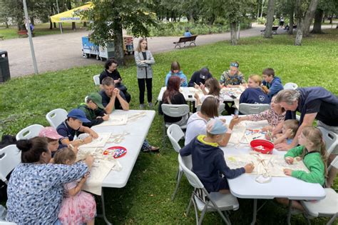 Vaikai, dalyvaujantys kūrybinėje edukacijoje