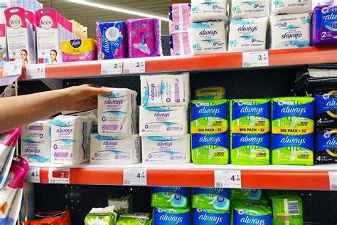 Įvairios menstruacijų higienos priemonės