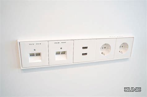 saugūs elektros lizdai vaikų kambaryje