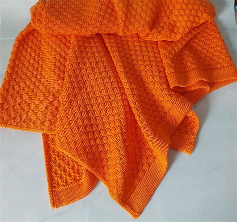 Kūdikio pledukas, megztas iš minkštų siūlų