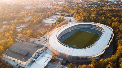 Modernus sporto stadionas