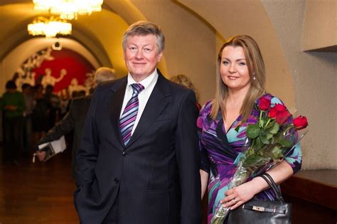 Artūras Paulauskas su žmona Jolanta ir vaikais