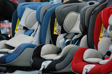 Įvairių gamintojų automobilinės kėdutės