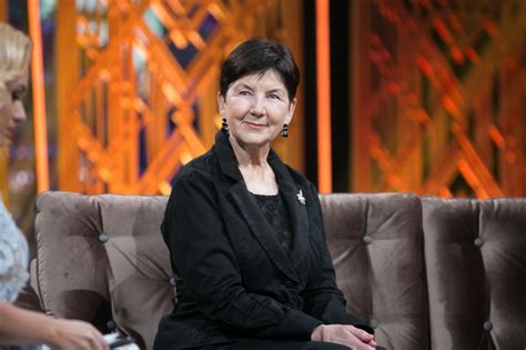 Bernadeta Lukošiūtė (Teta Beta) skaito pasaką vaikams