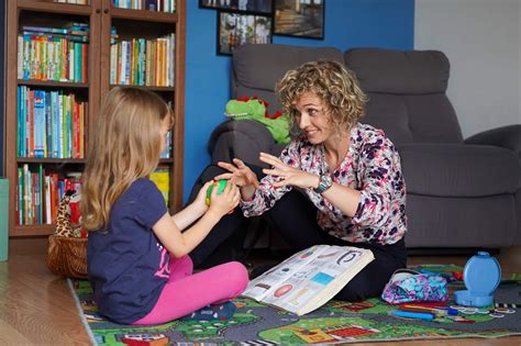 vaikas su pedagogu