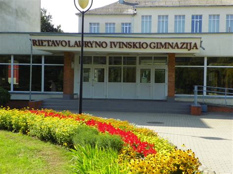 Rietavo Lauryno Ivinskio gimnazijos pastatas