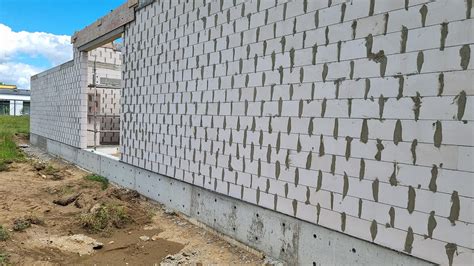 Nuotrauka, vaizduojanti paruoštą pertvarą iš silikatinių blokelių