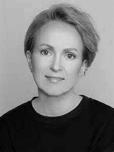 Moterys, atliekančios pratimus po gimdymo