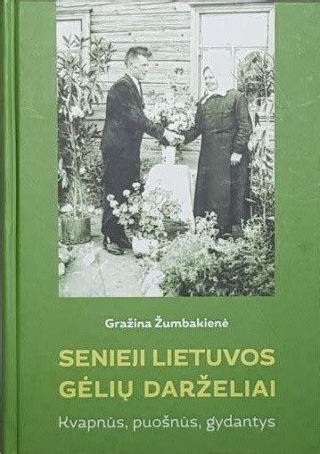 Etnobotanikė Gražina Žumbakienė tiria augalus