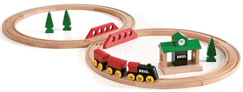 BRIO medinis traukinukas su bėgiais