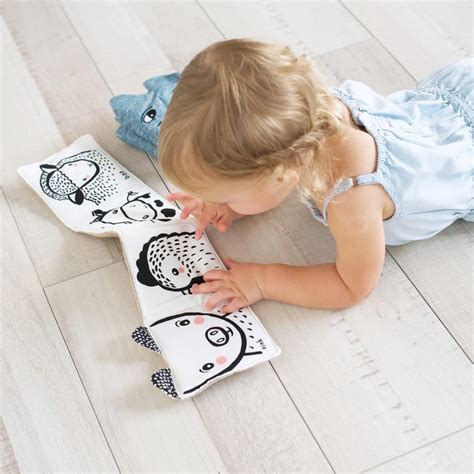 Juodai baltos kontrastinės formos kūdikiui