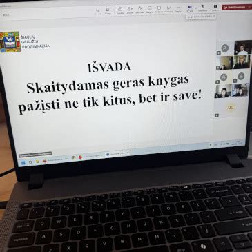 Mokiniai dalyvauja konferencijoje