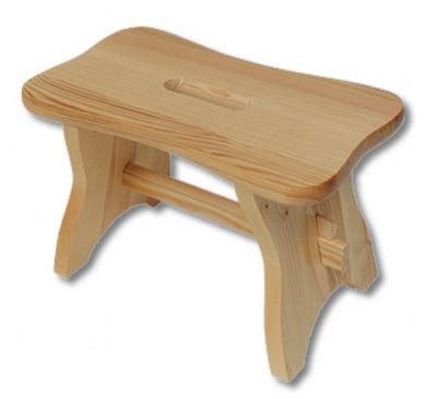 Medinės kėdutės gamybai naudojami įrankiai