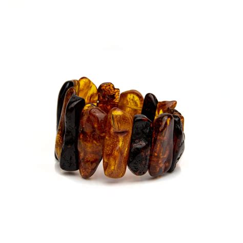 Šiuolaikiniai gintaro papuošalai