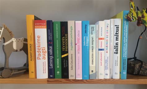 Knygų apie vaikų ugdymą ir raidą lentyna