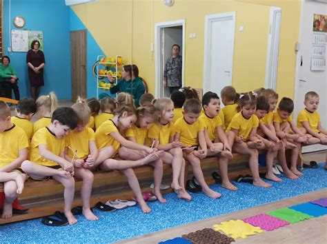 senelės darželis prie trobelės