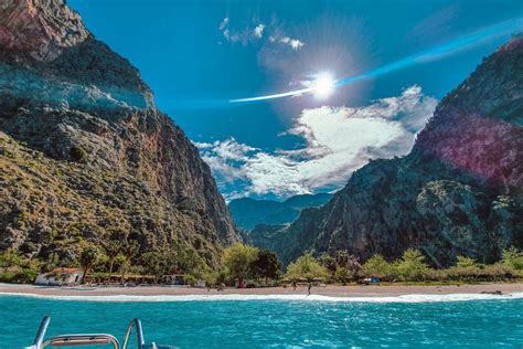 Turkijos pakrantės vaizdas su paplūdimiu ir jūra