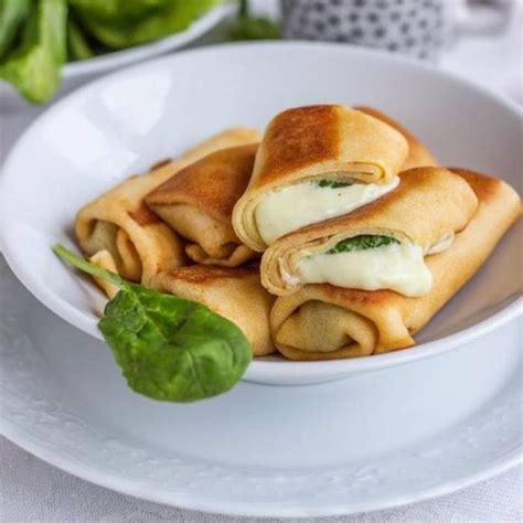 Blynai su sūriu ir bazilikais