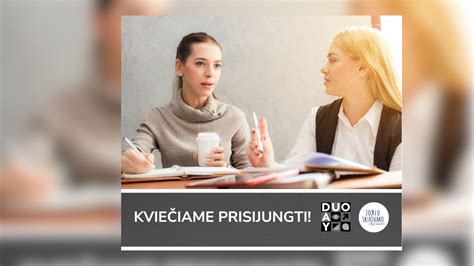 Žmonės bendrauja ir palaiko vieni kitus