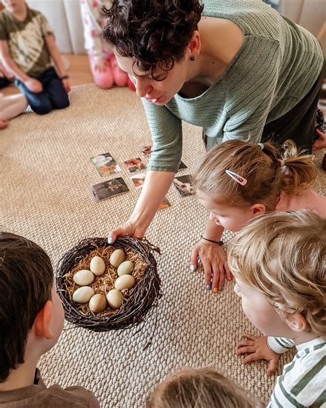vaikas daro tempimo pratimus