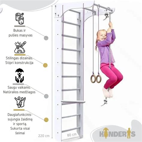 vaikas laipioja gimnastikos sienelėmis