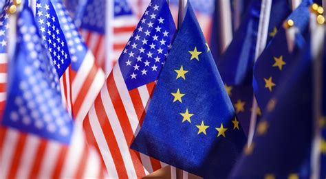 JAV ir Europos vėliavos