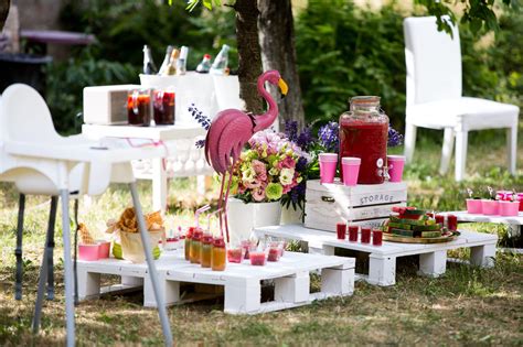 Rožinės krikštynų dekoracijos