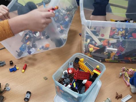 STEAM veiklos pavyzdys: vaikai kuria su LEGO