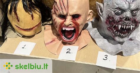 Vienkartinės lėkštės Helovino kaukės gamyba