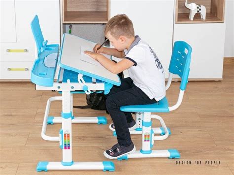 ergonomiškas vaiko darbo stalas