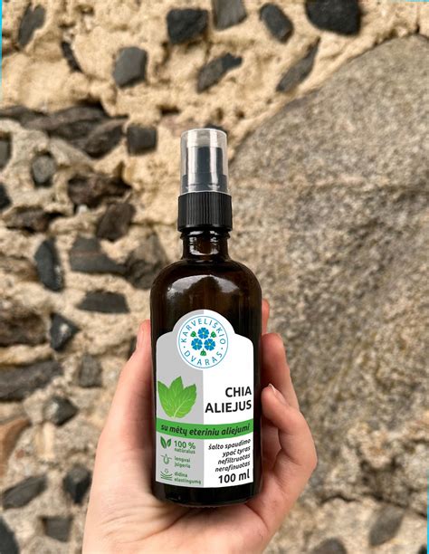 Vaikas, naudojantis difuzorių su eteriniu aliejumi