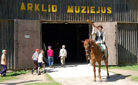 Arklio muziejus Niūronyse