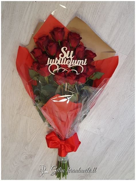 simbolinė jubiliejaus puokštė