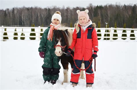Vaiko glostomas ponis Margame ponyje