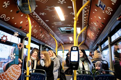 Autobusas kelionėje su vaikais