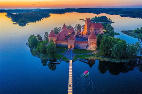 Trakų salos pilis iš oro