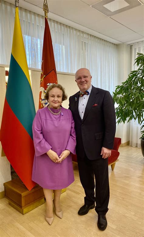 Susitikimo simbolis, rodantis galimybę palikti atsiliepimą