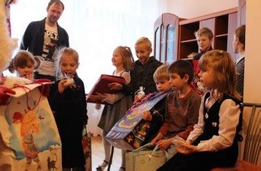 Advokatų kontoros SORAINEN kolektyvas bendrauja su vaikais