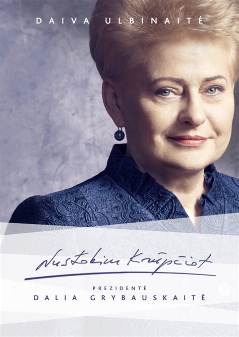 Dalia Grybauskaitė vaikystėje skaito knygą