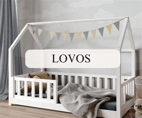 Skandinaviško stiliaus vaikiška lova-namelis