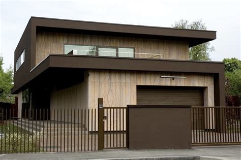 Pastato fasadas ir aplinka