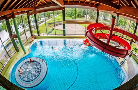 nusileidimo kalneliai vandens parke