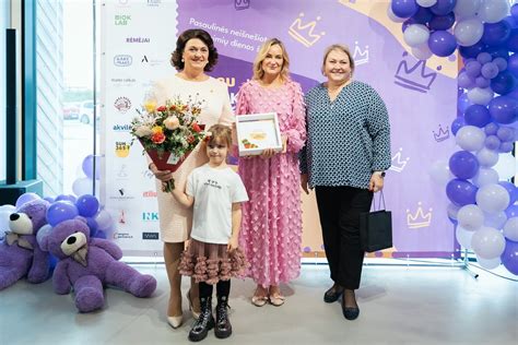 Purpurinė spalva simbolizuojanti neišnešiotų naujagimių dieną