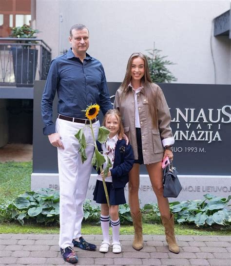 Nuotrauka su žinomomis buvusiomis 