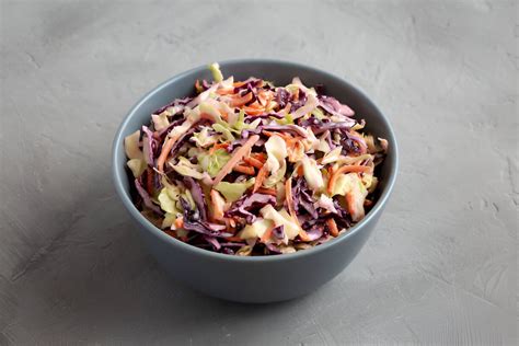 Coleslaw salotų ingredientai