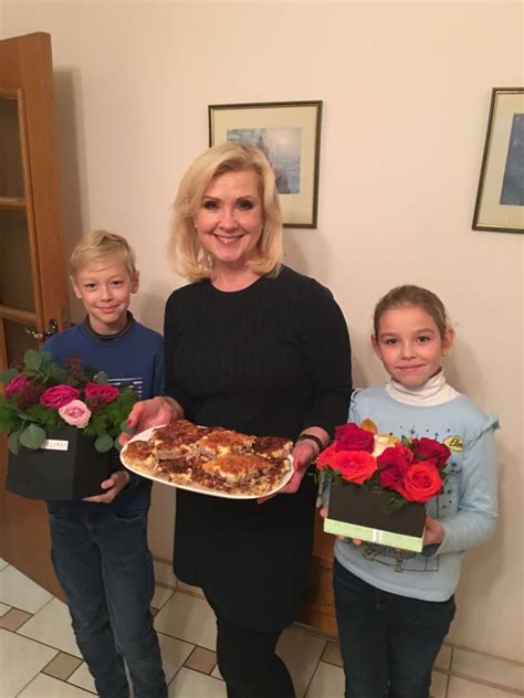 Laima Kybartienė su vaikaičiais